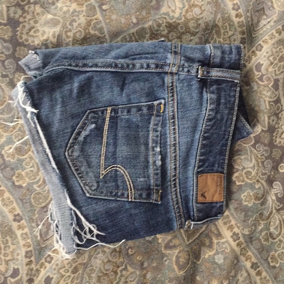 Distressed shorts - Picture 2 of 2